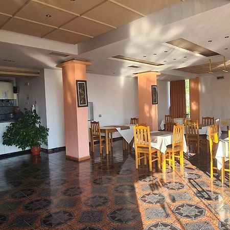 Hotel Nicola Lezhe Bagian luar foto