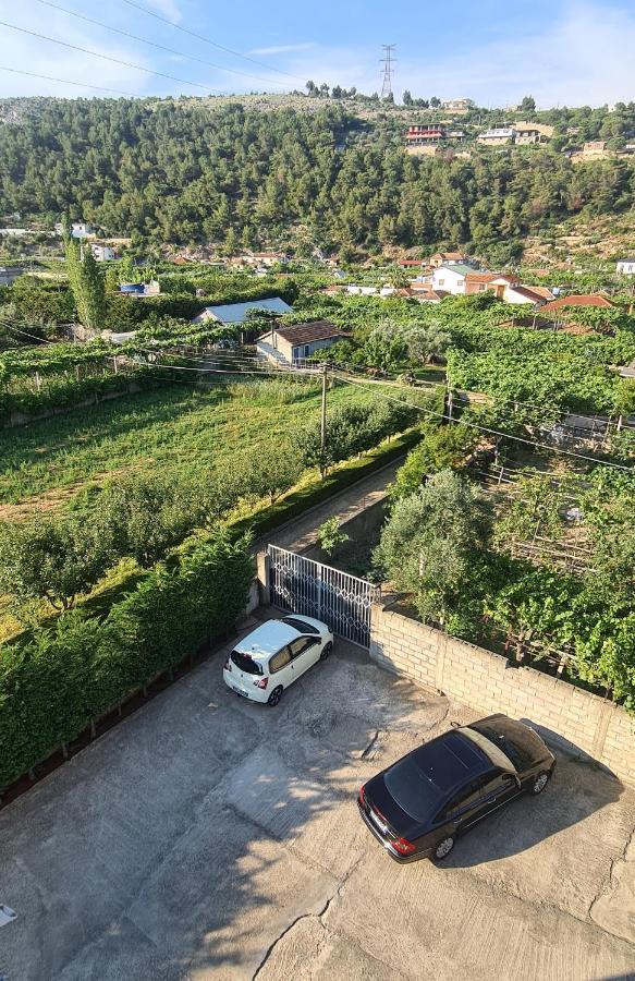 Hotel Nicola Lezhe Bagian luar foto